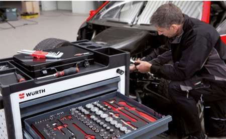 伍特尔参加五金十大评选