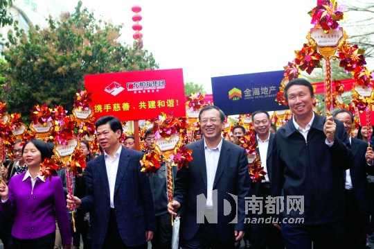 男子宴客户吃顿饭被革职降薪单位被判补偿1.9万