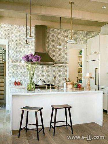 点击浏览下一张>> 有花的地方就有美 阳春三月用鲜花点缀生活