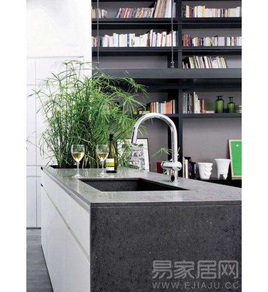 点击图片进入下一页